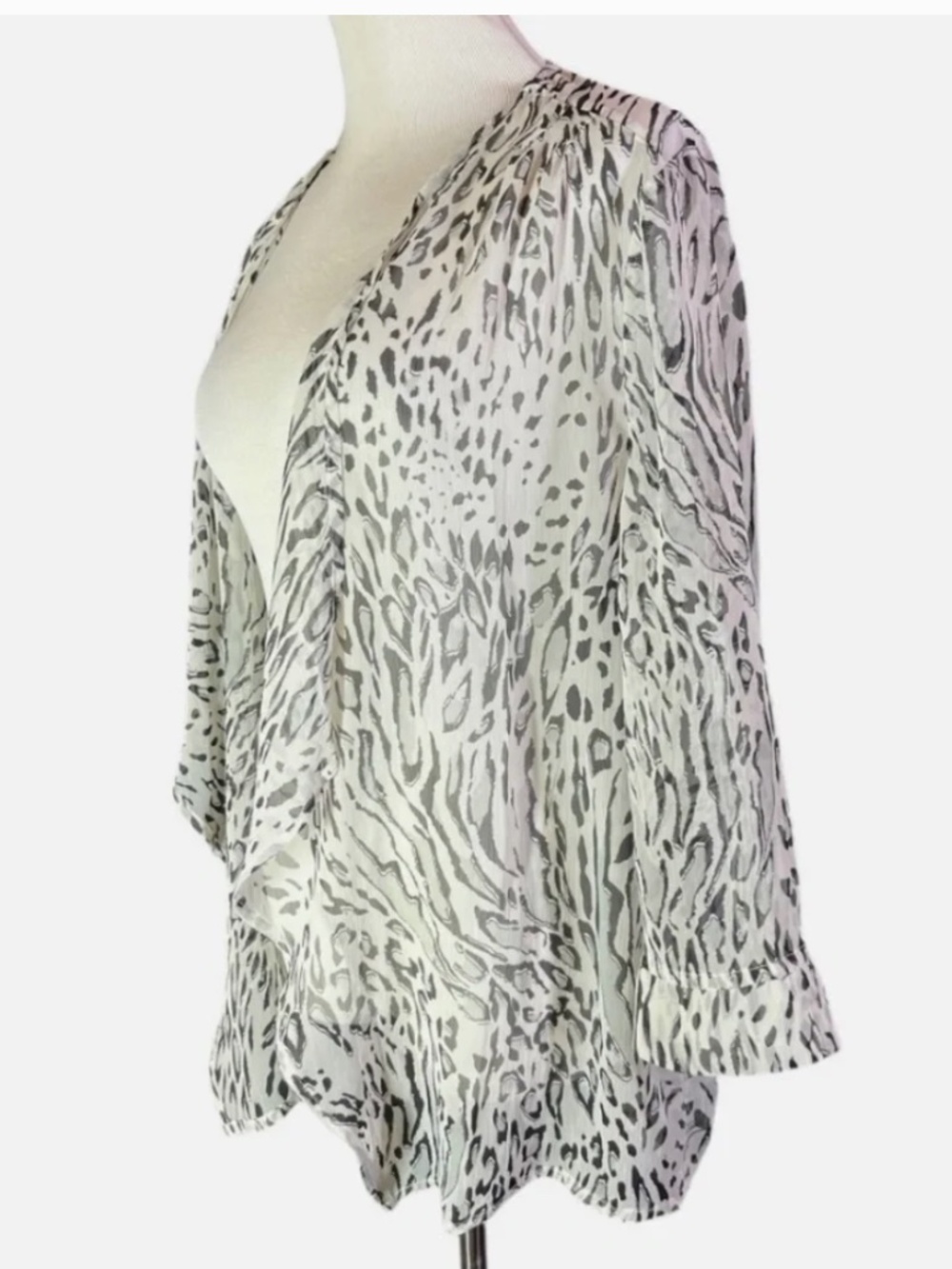 Sheer Chiffon Top Grey Leopard Print Chico's Sz 1 (M)
